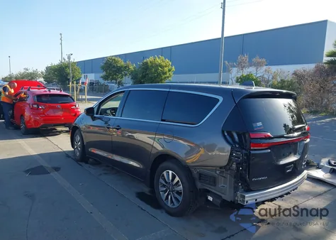 2022 Chrysler Pacifica Hybrid Touring L from USA, damaged, VIN 2C4RC1L7XNR139546